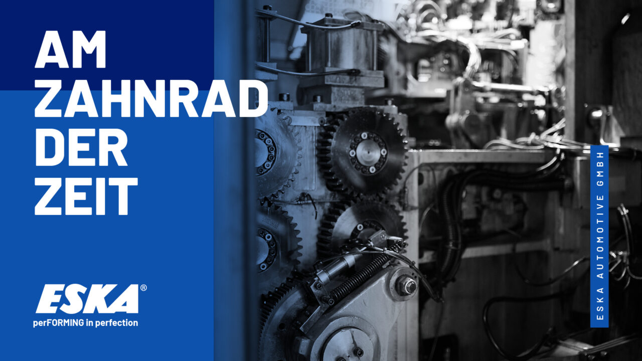 ineinandergreifende Zahnräder einer Produktionsmaschine